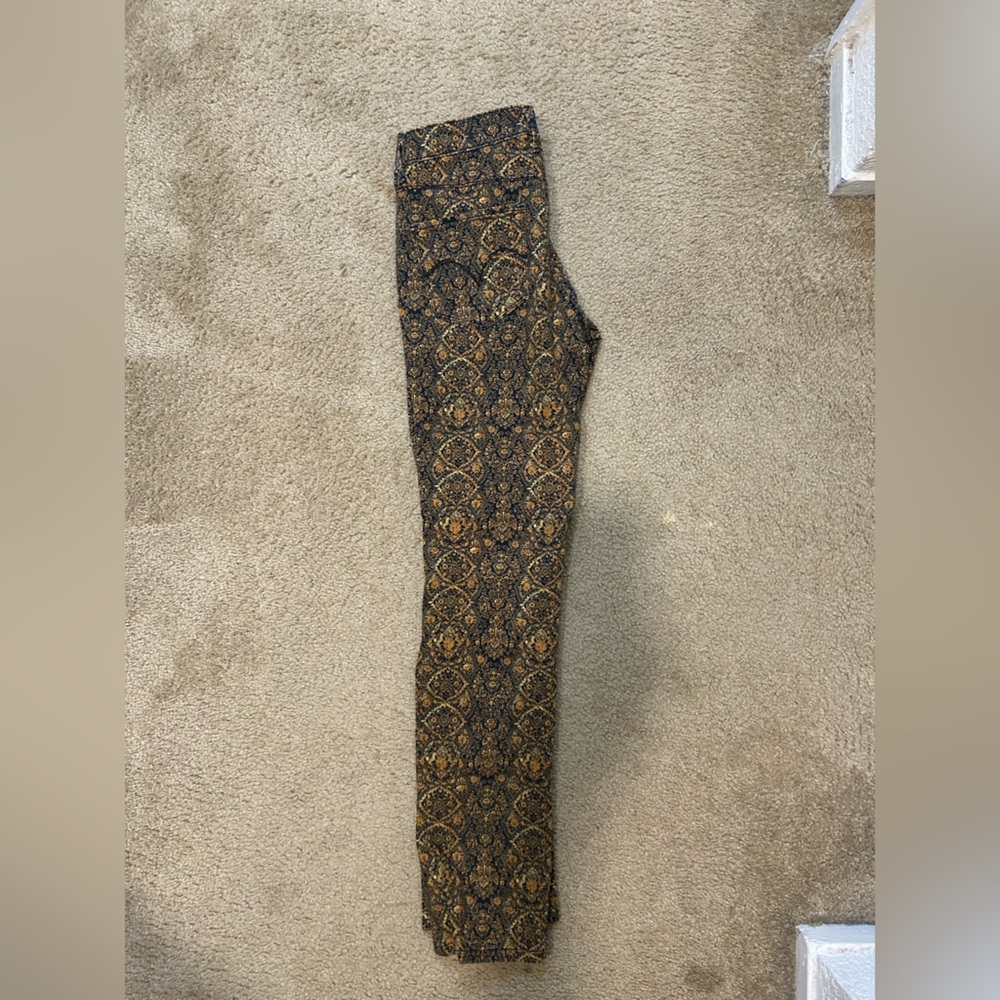 Patterned Levi’s - Picture 3 of 7